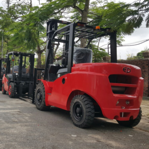 Xe nâng dầu CPCD40T8-X 4 tấn 6 Xe-nâng-dầu-cpcd50t8-x-5-tấn-1