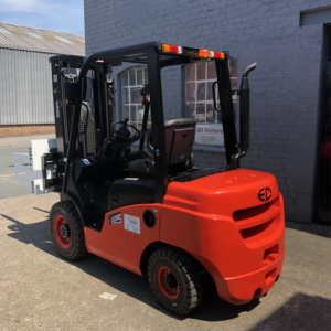 Xe nâng dầu CPCD35T8 3,5 tấn 8 Xe-nang-dau-ep-2-5-tan