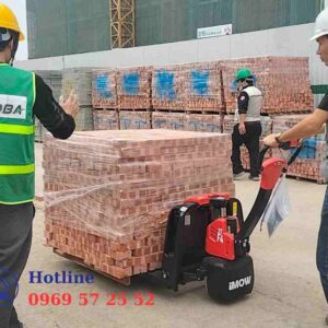 Xe nâng tay điện F4 11 Xe nâng tay điện F4 phục vụ nhà thầu ECOBA