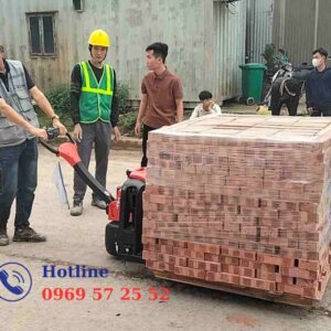 Xe nâng tay điện F4 9 Xe nâng tay điện F4 phục vụ nhà thầu ECOBA