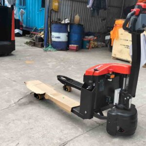 xe nâng tay điện EPT20-15ET2L 11 Z4910745785563_02274028dfbeb72cbe1a6813b4f30b8f-min