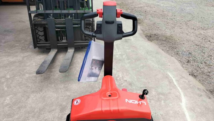 xe nâng tay điện EPT20-15ET2L 20 Z4910745830357_a9bc020f1ff9fb8b53dbc9c31965962b-min