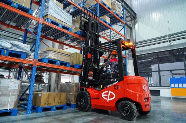 Xe nâng điện Lithium 2 tấn EFL202 (P) 24 Xe nâng điện Lithium 2 tấn EFL202