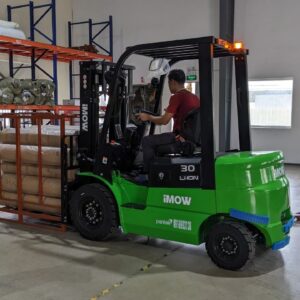 Xe nâng điện Lithium 3 tấn EFX301 9 Z5641379686418_9ff70ad9f469b5476bc644a2c409b687-min