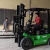 Xe nâng điện Lithium 3 tấn EFX301 9 Z5641379708232_898a63427a3af380d7f824114caa943d-min