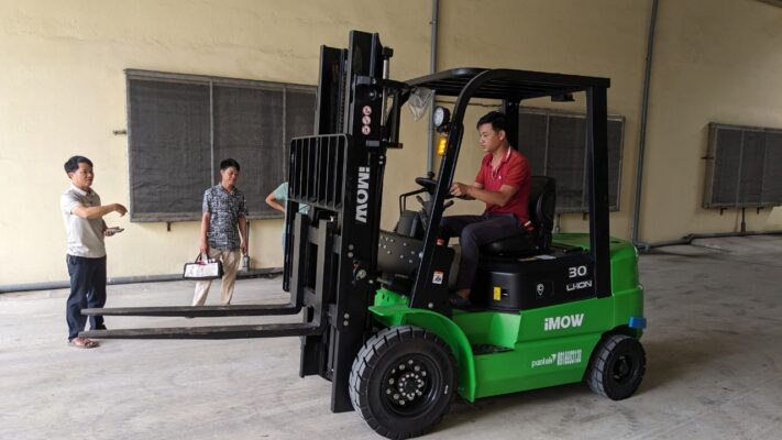Xe nâng điện Lithium 3 tấn EFX301 18 Xe nâng điện Lithium 3 tấn EFX301