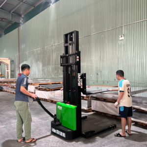 Xe nâng điện 1.2 tấn ESD122 7 2