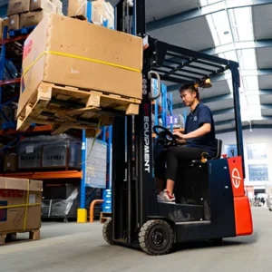 Mua Xe Nâng Tại Thái Bình 6 EFS101S