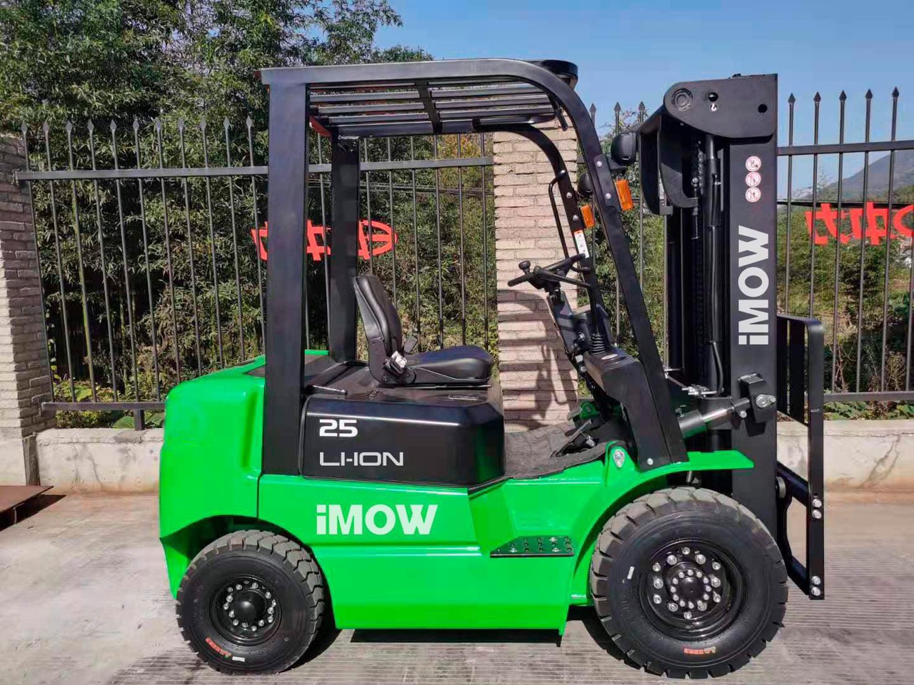 Mua Xe Nâng Điện ở Nghệ An 11 Mua Xe Nâng Điện ở Nghệ AN