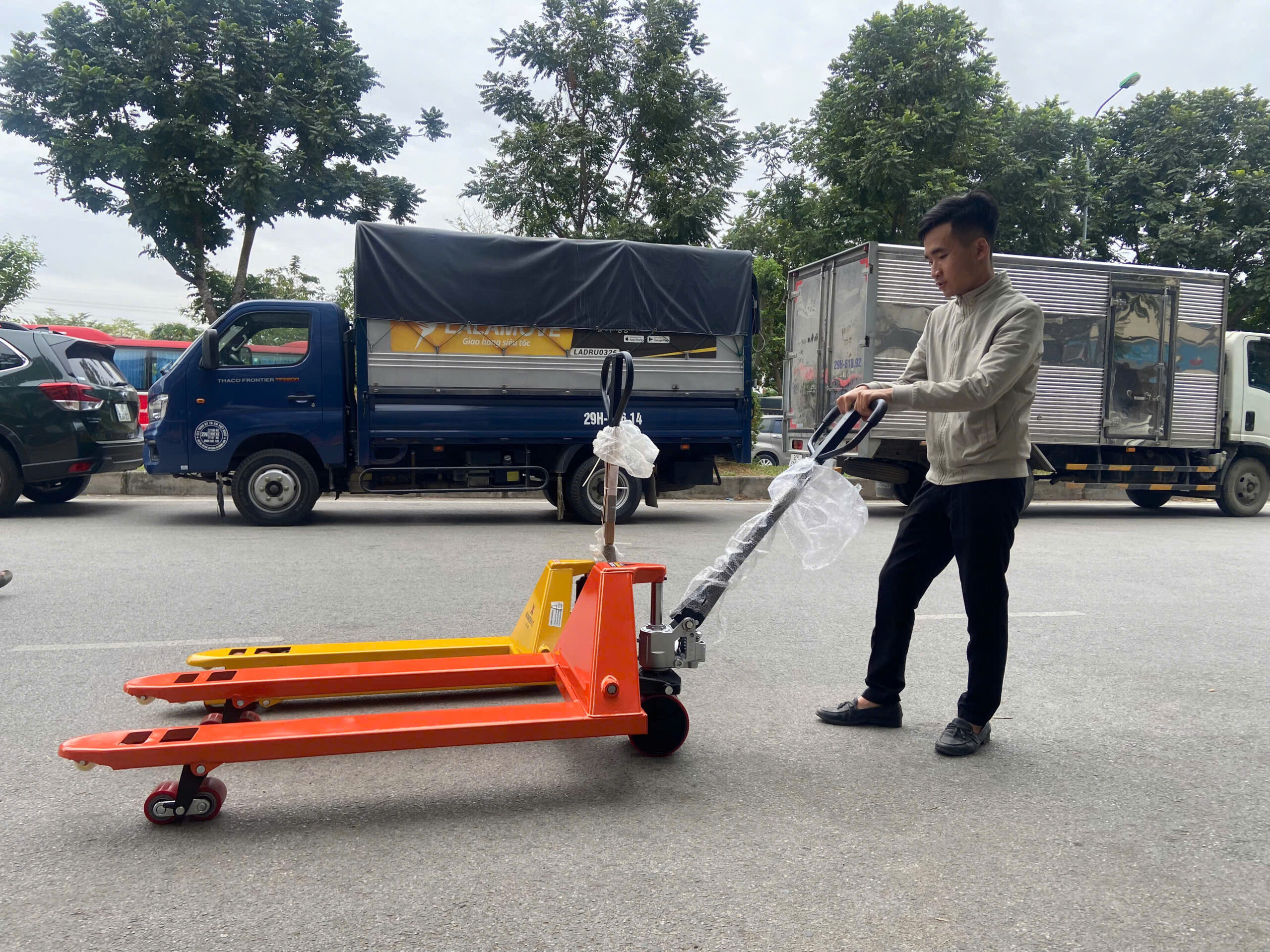 Giá Xe Nâng ở Tuyên Quang 12 giá xe nâng ở tuyên quang