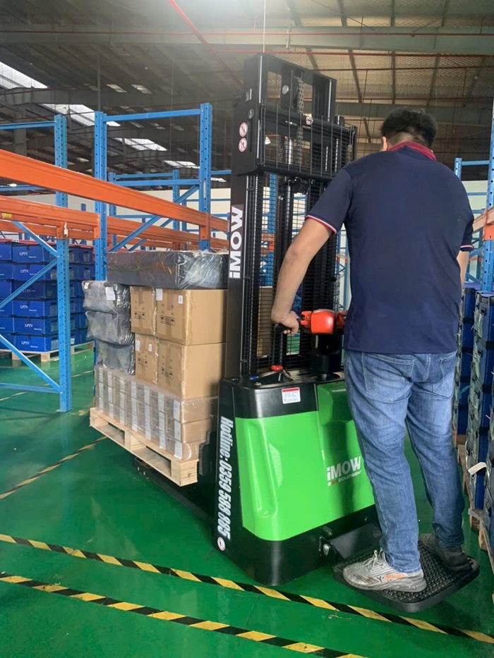 Xe Nâng Điện Stacker 13 model esr151